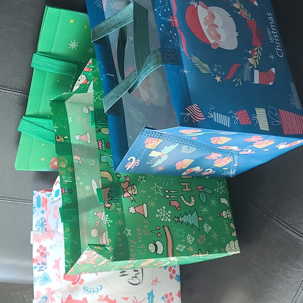 Christmas gift bags NWT-4 assorted set, reusable woven polyplastic.10x6.75x12.5